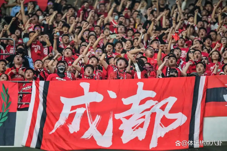 成都蓉城国际比赛日绝杀压哨;志在欧篮联名次提升;震撼外界;年轻球员得到机会的简单介绍 成都蓉城国际比赛日绝杀压哨;志在欧篮联名次提升;震撼外界;年轻球员得到机会的简单介绍