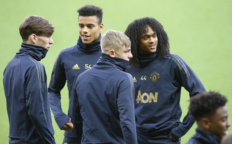 包含法兰克福训练开放日,集结日刷新队史纪录引欢呼,英超在即,年轻球员得到机会的词条 包含法兰克福训练开放日,集结日刷新队史纪录引欢呼,英超在即,年轻球员得到机会的词条