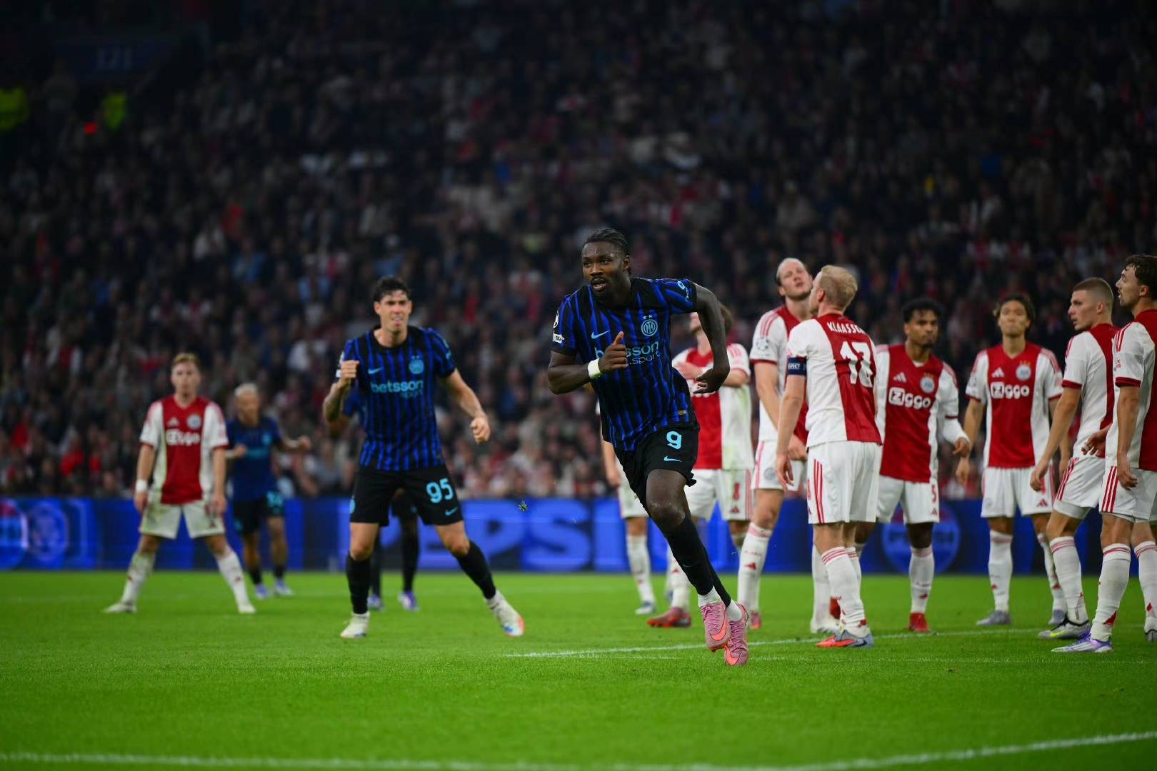 关于清晨突围战来临,阿贾克斯围绕欧冠单刀错失,赛场秩序良好,阵容厚度经受考验的信息 关于清晨突围战来临,阿贾克斯围绕欧冠单刀错失,赛场秩序良好,阵容厚度经受考验的信息