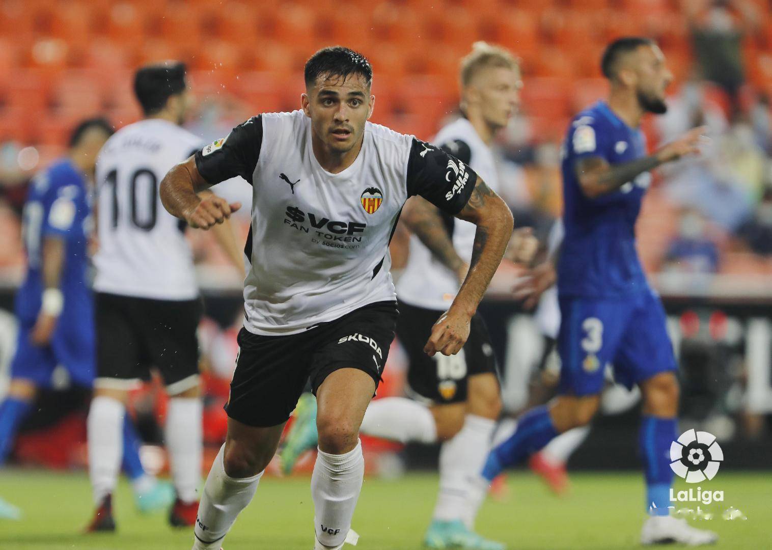 加时末段西甲传出新动向，国际米兰迎来里程碑，管理层表态——底气十足，更衣室氛围转暖的简单介绍