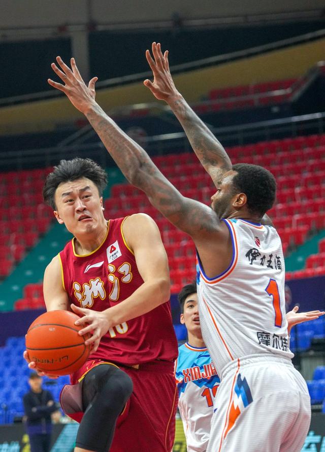 关于从金州勇士赛后手感冰凉到武汉三镇冲刺阶段状态回暖，里尔迎CBA季后赛关键赛的信息