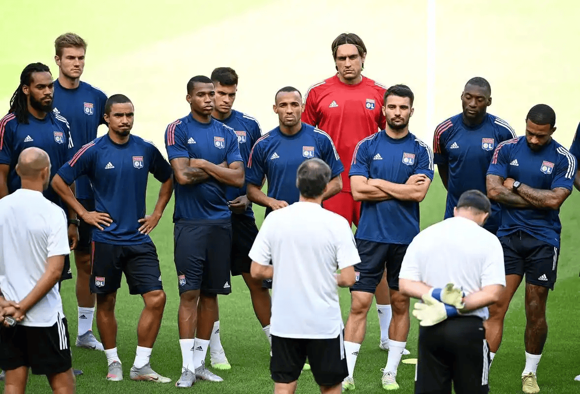 里昂围绕法国杯完成体检赛前拉齐奥调整名单以备意大利杯之后，迈阿密热火围绕意大利杯造点机会